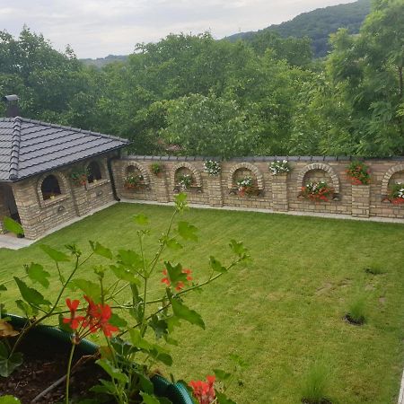 Apartmani Kruna Vrdnik Extérieur photo